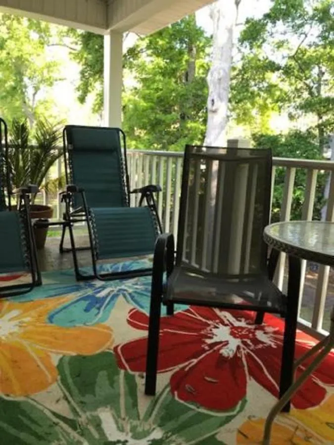 E12 Awesome Renovation, Comfy Well Stocked Kitchen Make Some Memories! Apartment *