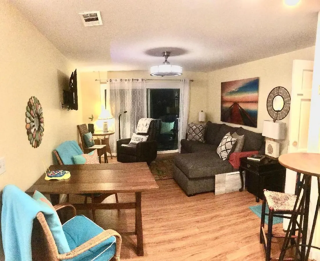 E12 Awesome Renovation, Comfy Well Stocked Kitchen Make Some Memories! *