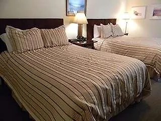 Hotel Saint Simons By The Lighthouse