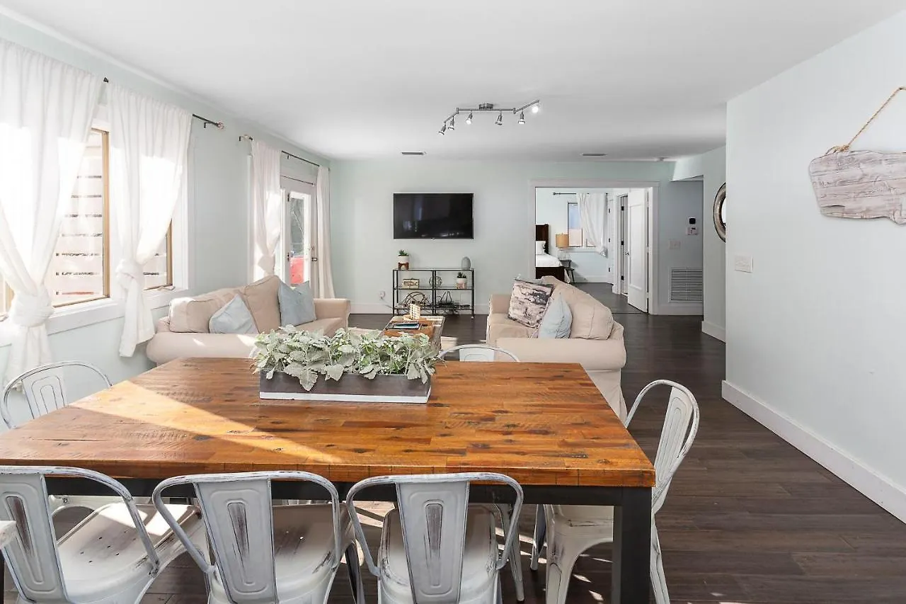 Waters Edge - 1808 Ocean Road *