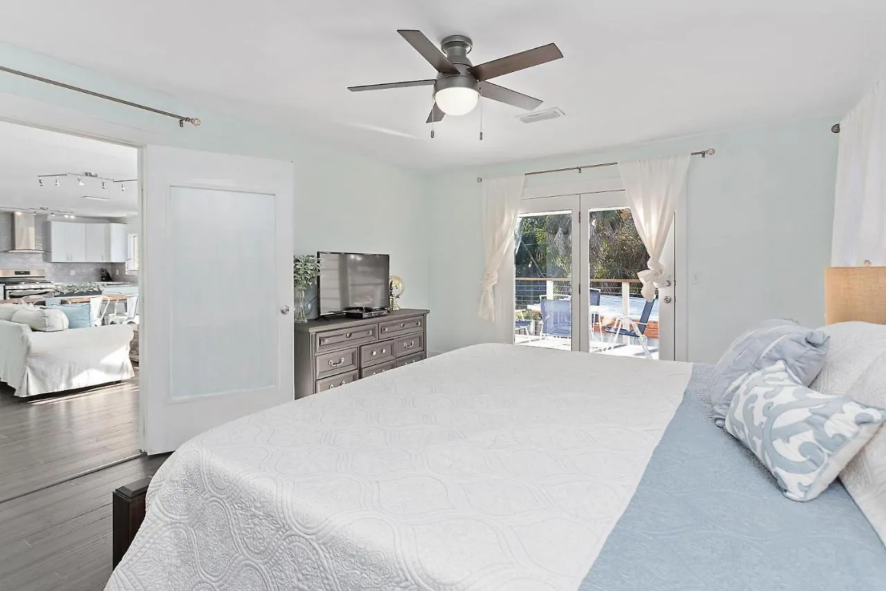 Waters Edge - 1808 Ocean Road * St. Simons Island