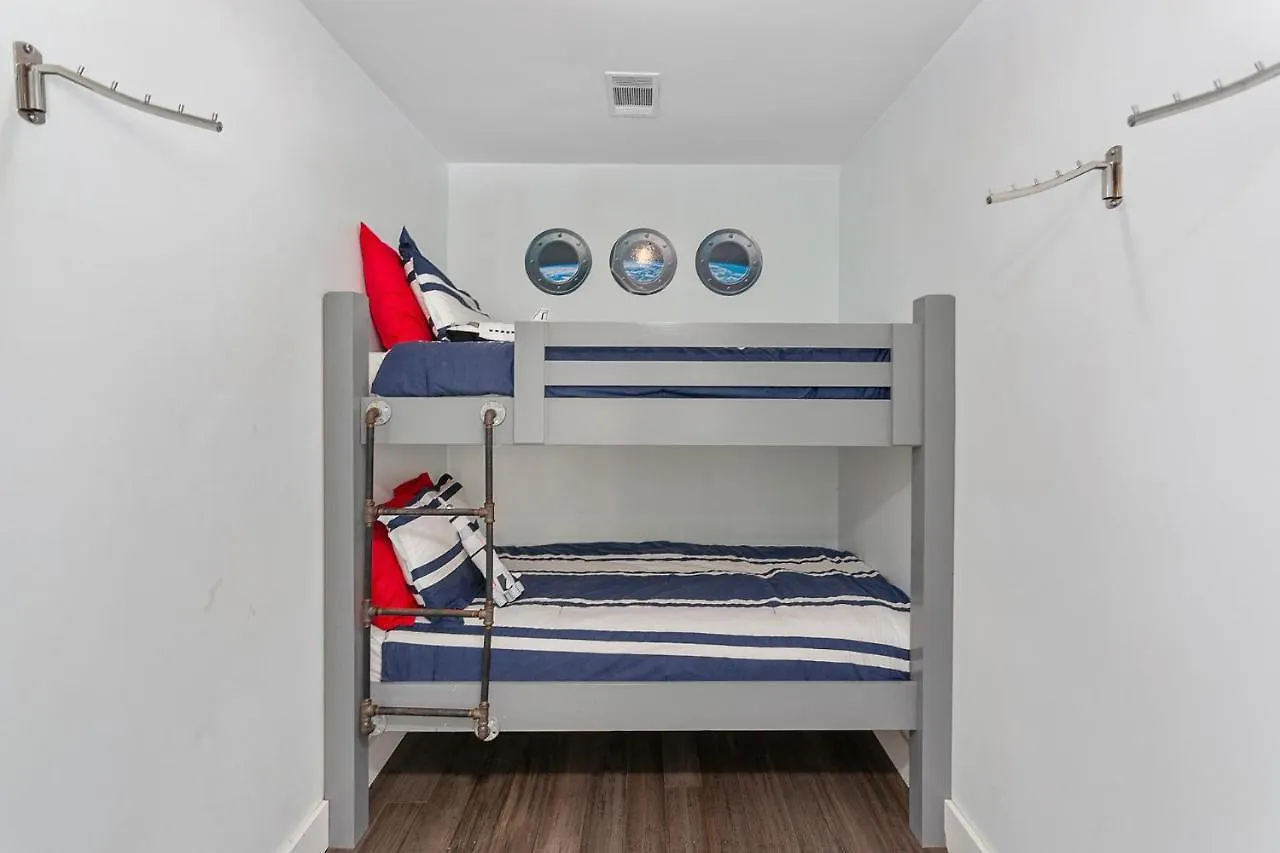 Holiday home Waters Edge - 1808 Ocean Road *