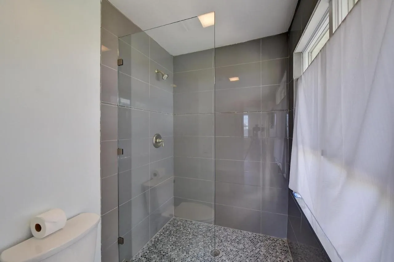 Waterscape - 744 Oglethorpe Avenue