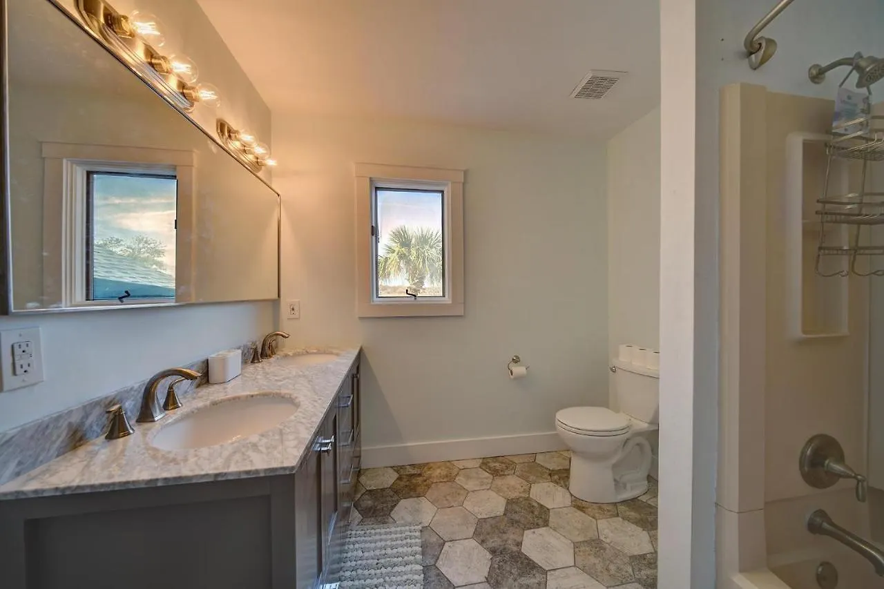 Waters Edge - 1808 Ocean Road *
