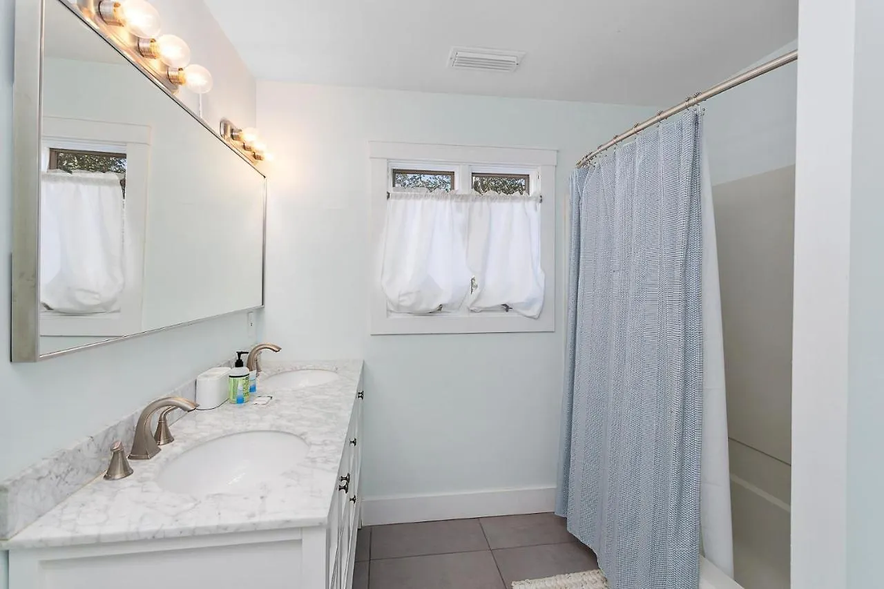Waters Edge - 1808 Ocean Road St. Simons Island