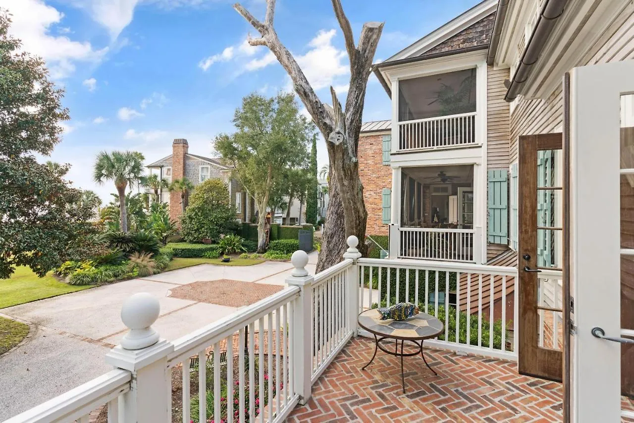 Itylldoo - 103 Floyd Street