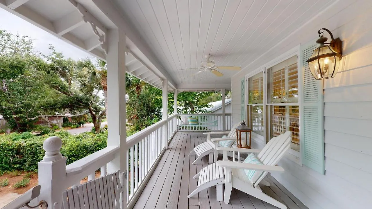 Pelican's Porch - 4318 Eighth Street