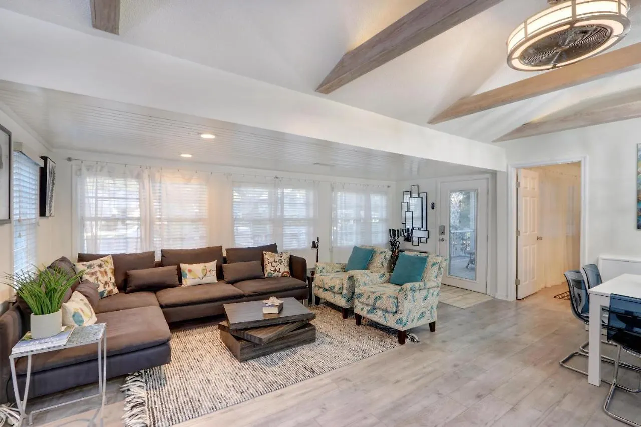 Breeze-on - 4217 Fifth St Holiday home *