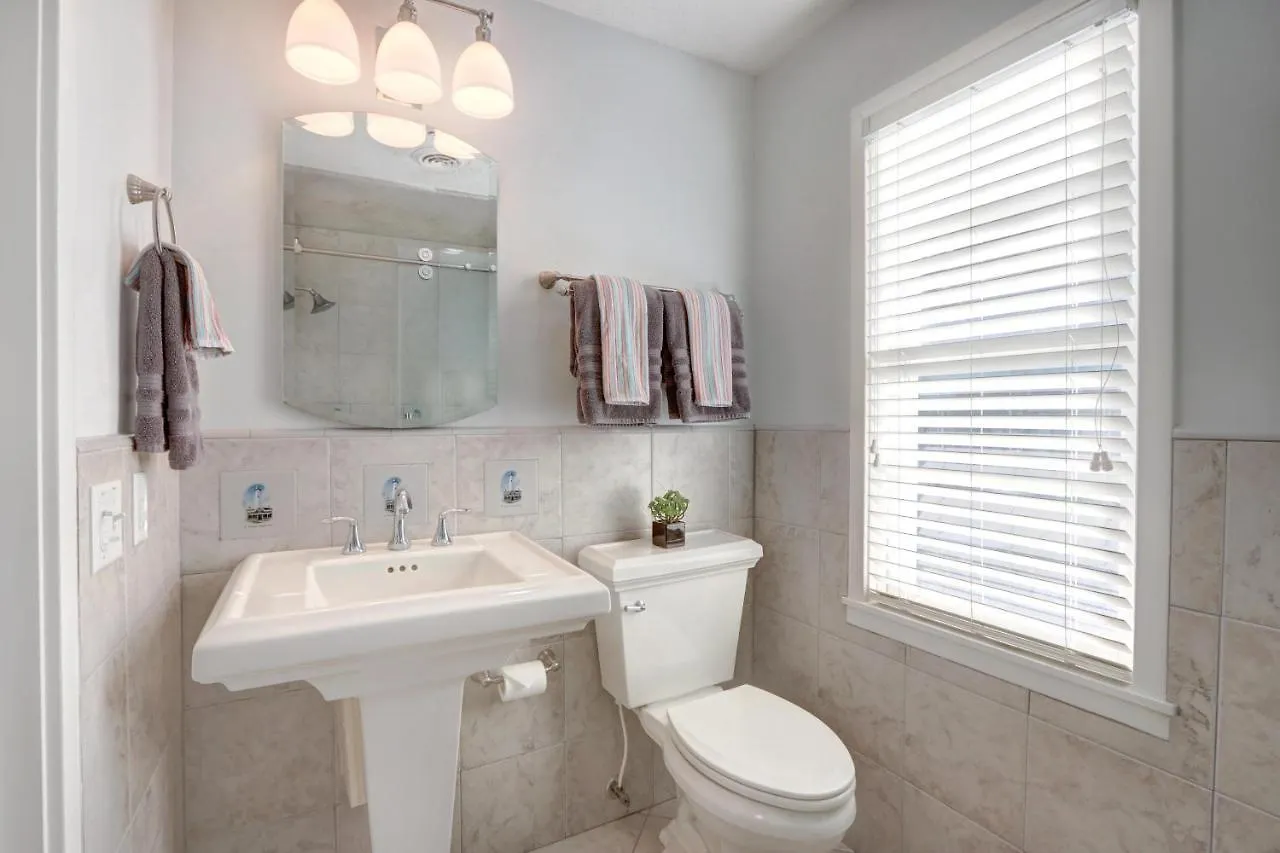 Breeze-on - 4217 Fifth St Holiday home St. Simons Island