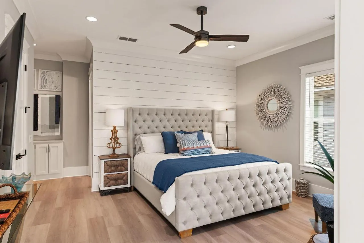 Astin - 4221 Seventh Street Holiday home *