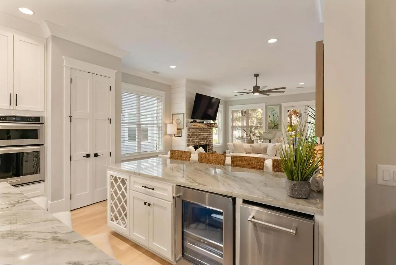 Astin - 4221 Seventh Street Holiday home *