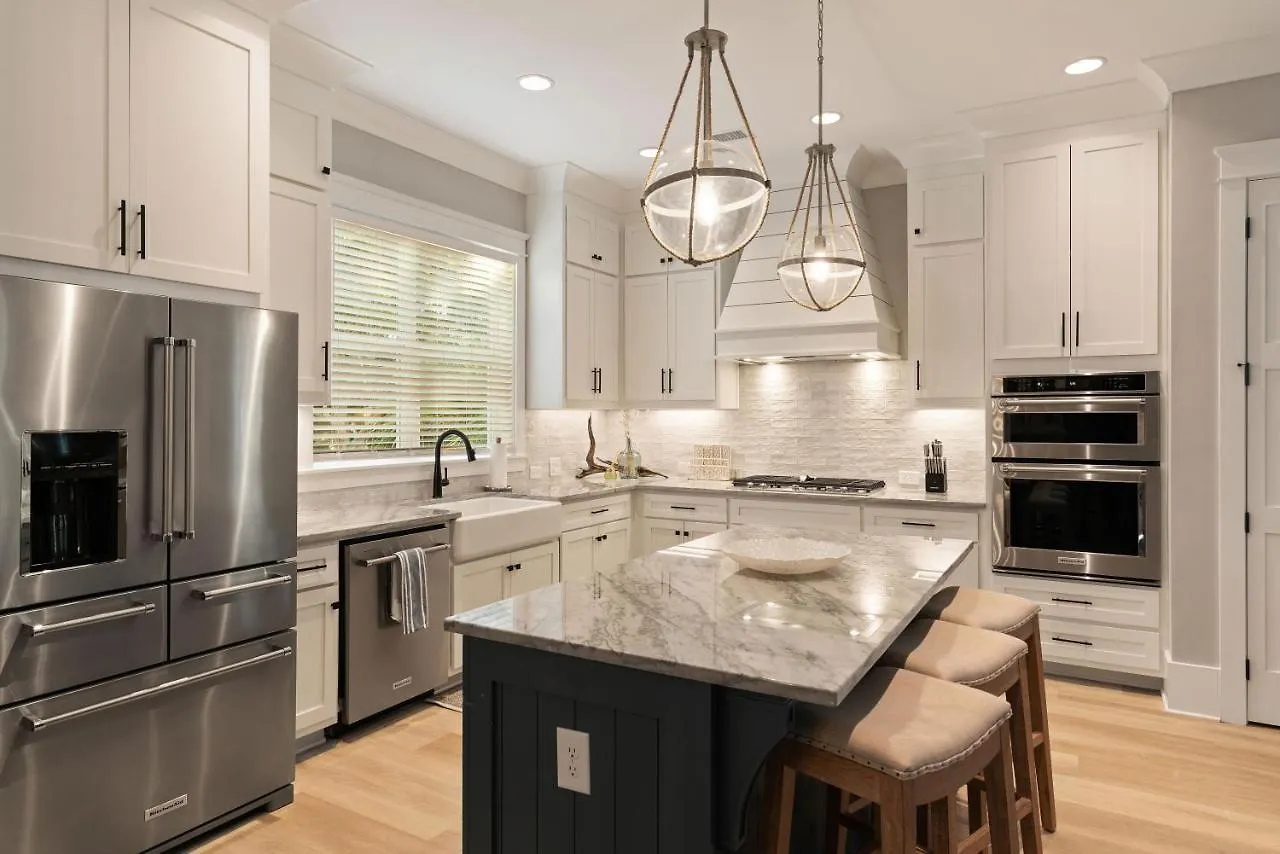 Astin - 4221 Seventh Street * St. Simons Island