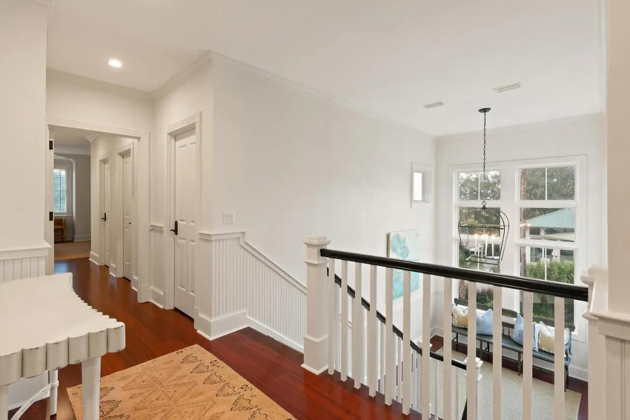 Salty Seven - 4335 Seventh Street