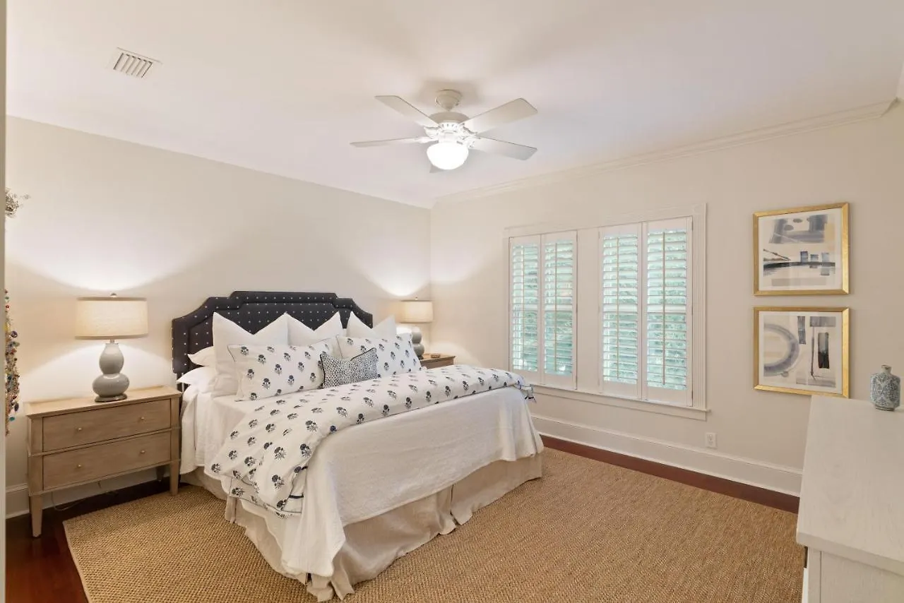 Salty Seven - 4335 Seventh Street St. Simons Island