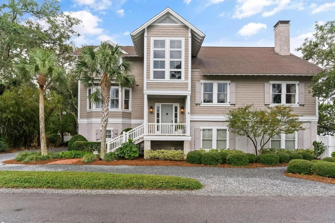 Salty Seven - 4335 Seventh Street St. Simons Island