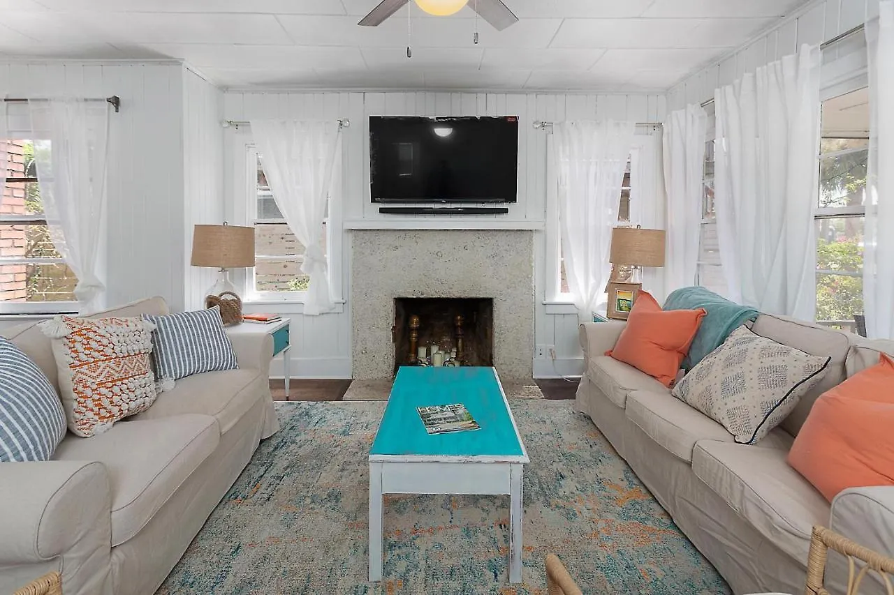 Waterside - 829 Park Way *
