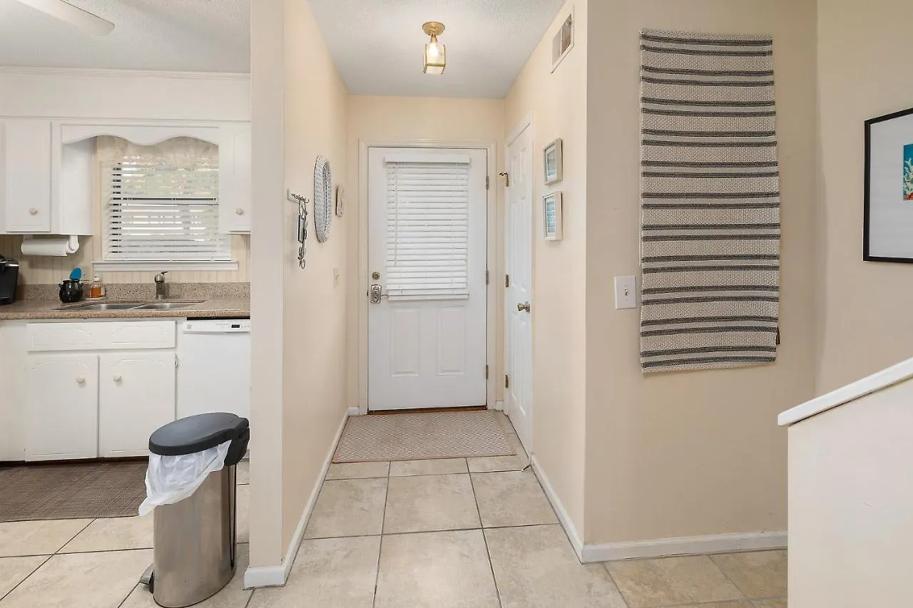 Holiday home Courtyard B-4 - 2 Bed - 1 And A Half Bath Townhouse On St Simons Island