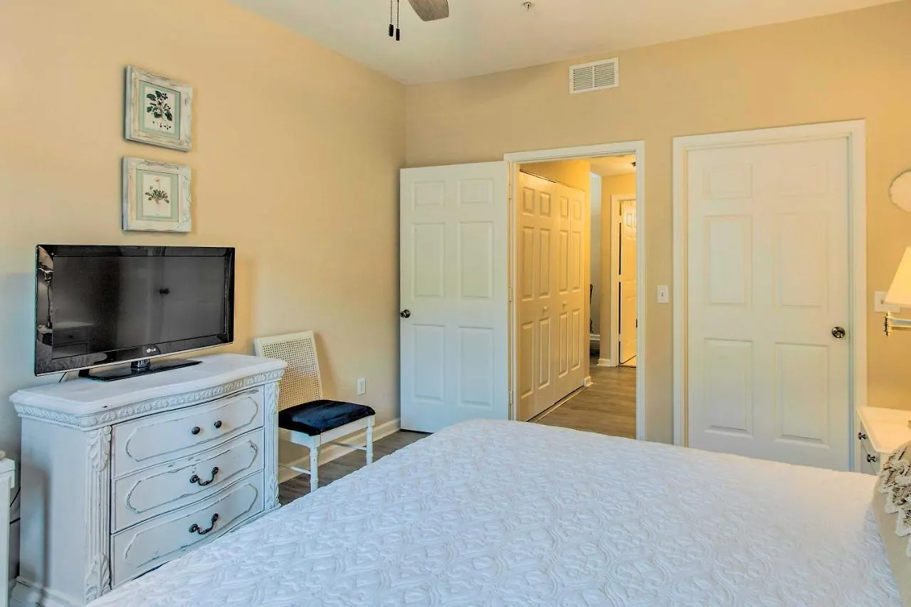 Bright St Simons Island With Shared Pool!