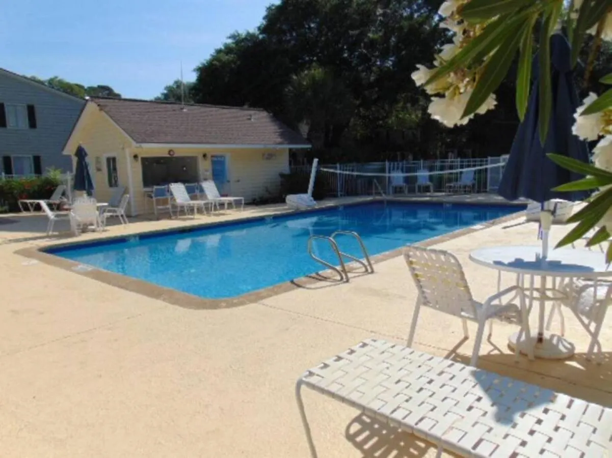 A12 1 Bedroom With 2 Beds And Great View Of Pool, Upstairs, New Floors, Two Full Size Beds Holiday home