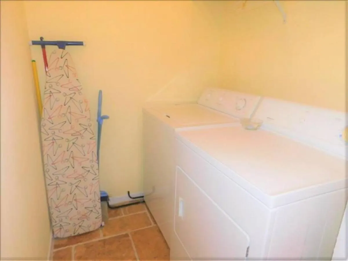 Holiday home S6 Family Haven: Peaceful Retreat With Tennis And Pool Access