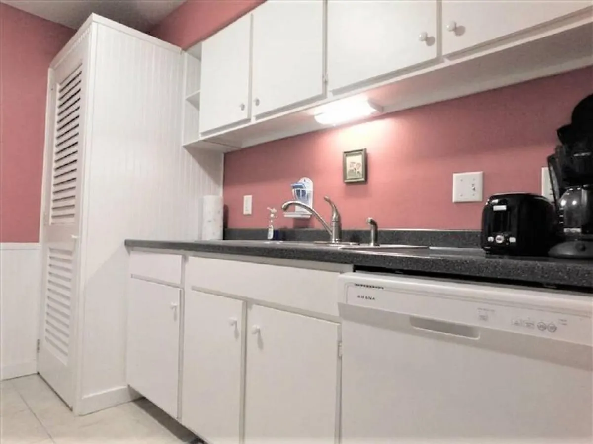 D7 Screened Porch Welcoming And Cozy Downstairs Neat And Ready For Your Arrival Holiday home *
