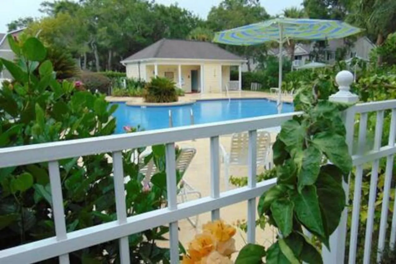 Holiday home T15 Downstairs Beachy Quiet King Bed *