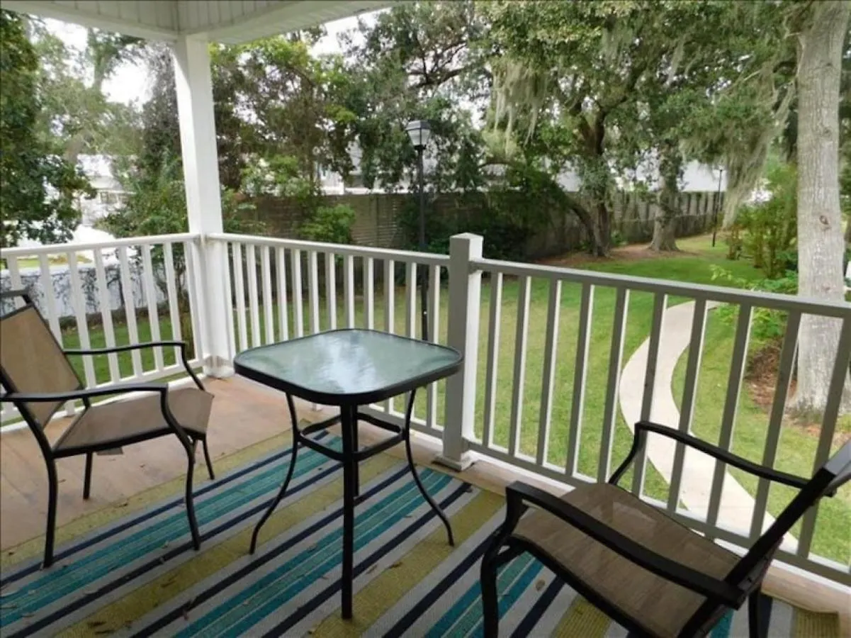 Q16 Comfortable 2 Bedroom 2 Ba Second Level In Ocean Walk St. Simons Island