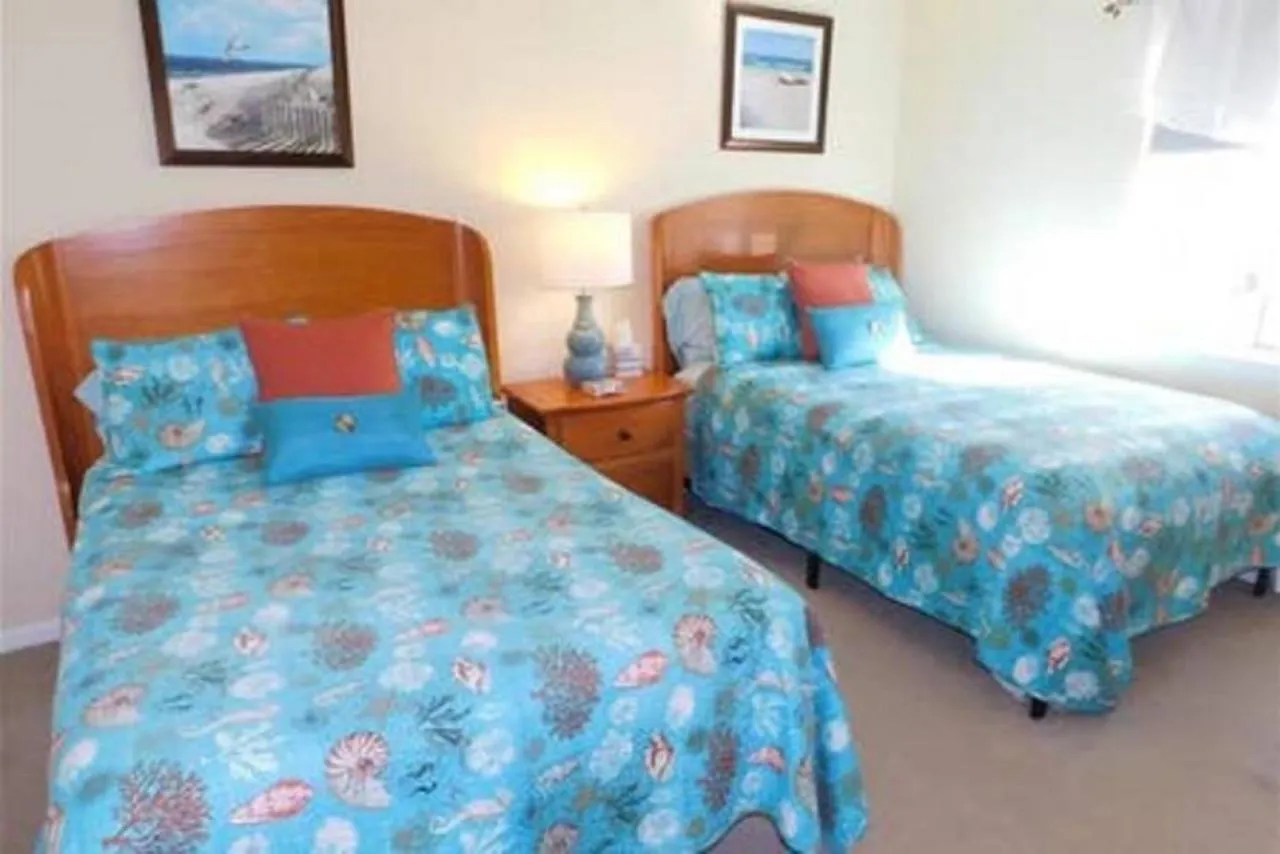 A12 1 Bedroom With 2 Beds And Great View Of Pool, Upstairs, New Floors, Two Full Size Beds Holiday home