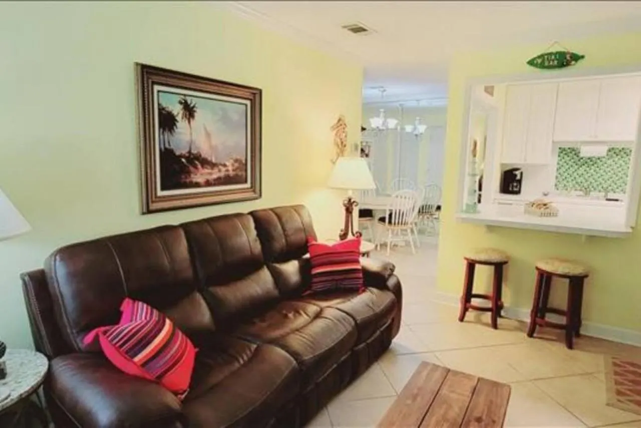 Island Comfort: Cozy Downstairs Retreat With Updated Kitchen Holiday home St. Simons Island