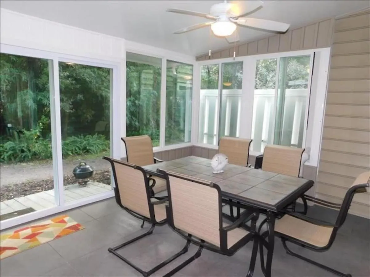G2 Great Extra Glassed In Dining Area 3bed 2 5 Bath Very Glassed In Porch Close To Clubhouse *