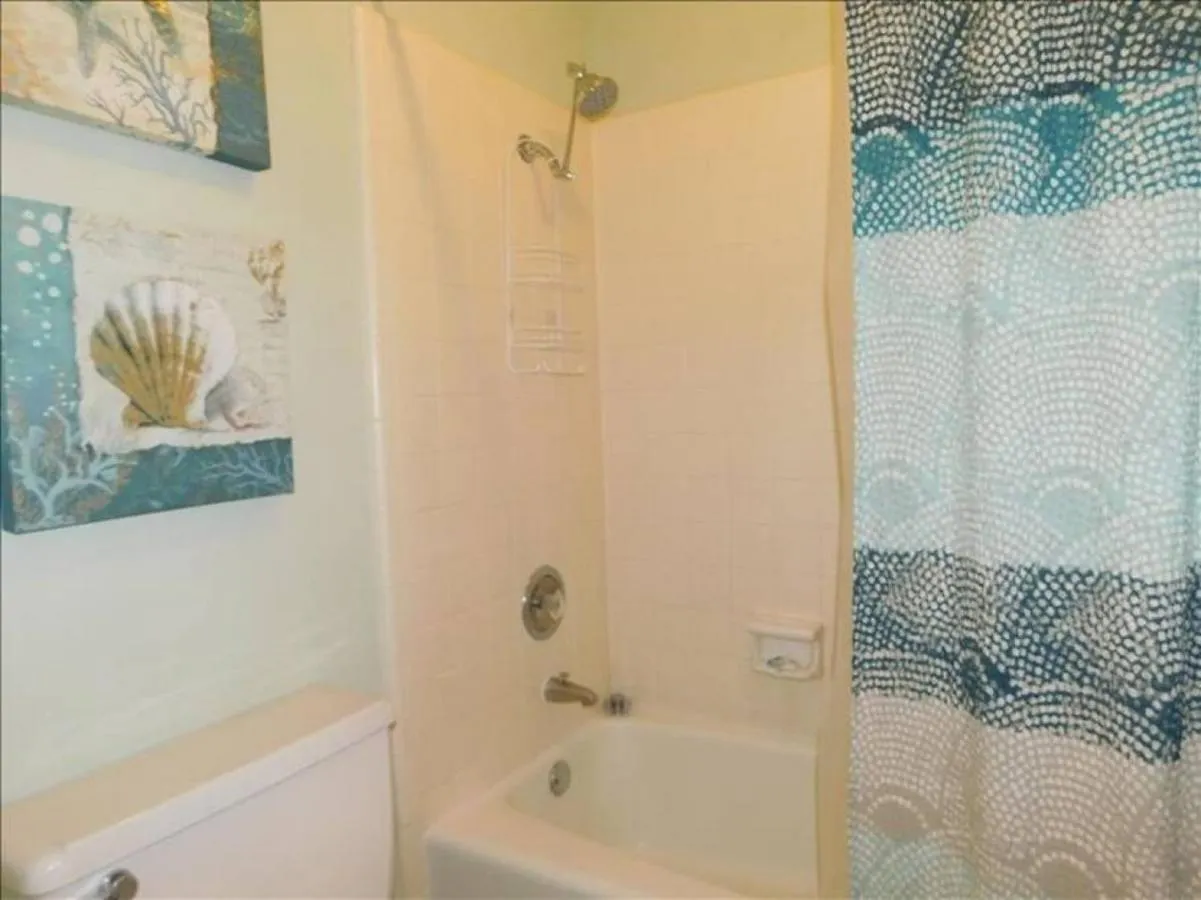 A12 1 Bedroom With 2 Beds And Great View Of Pool, Upstairs, New Floors, Two Full Size Beds *