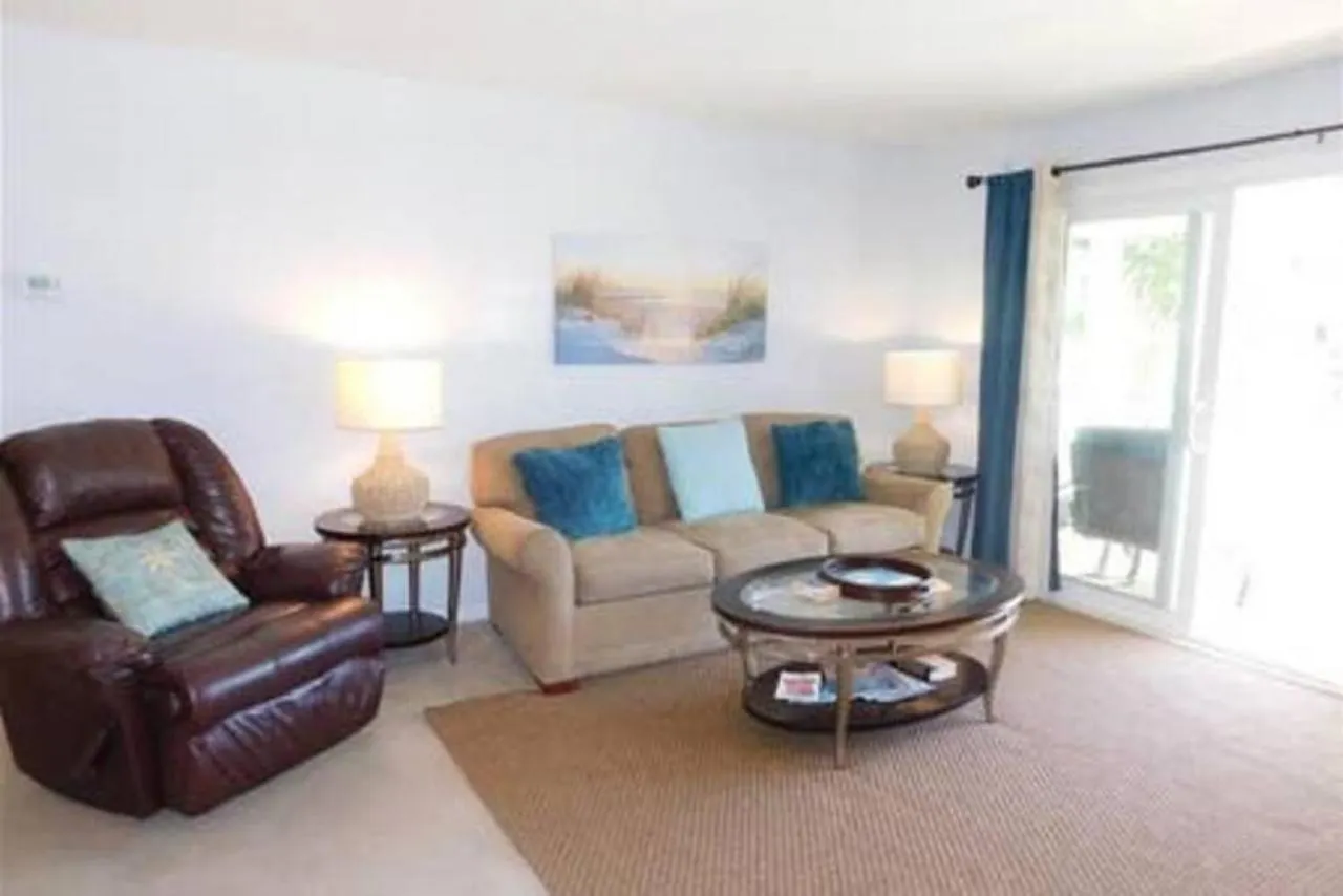 Holiday home A12 1 Bedroom With 2 Beds And Great View Of Pool, Upstairs, New Floors, Two Full Size Beds