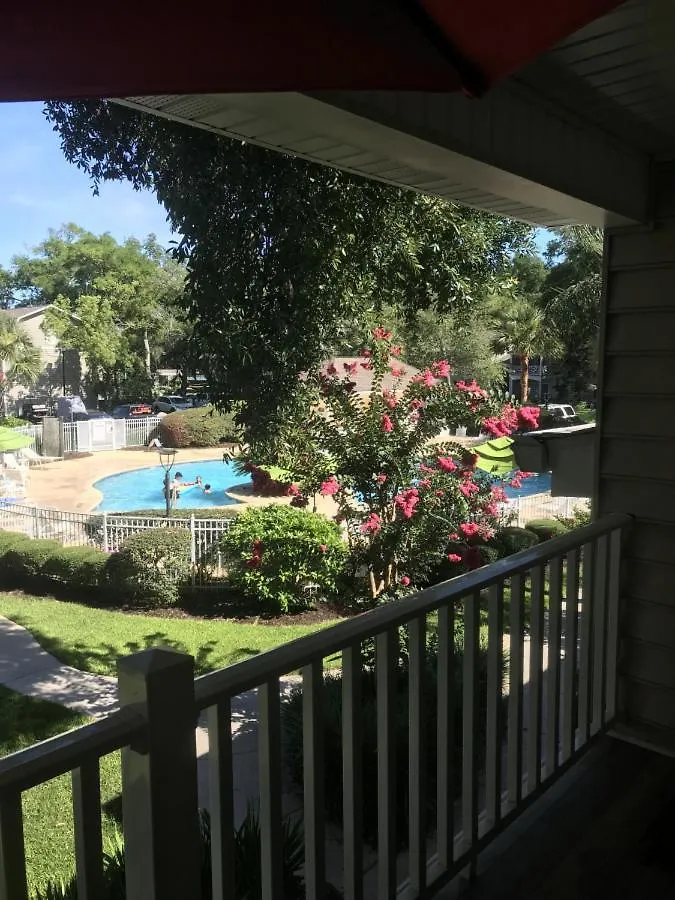 Apartment E11 Peaceful Bedroom Two Bath Ground Level New Shower And Floors Make Some Family Memories St. Simons Island
