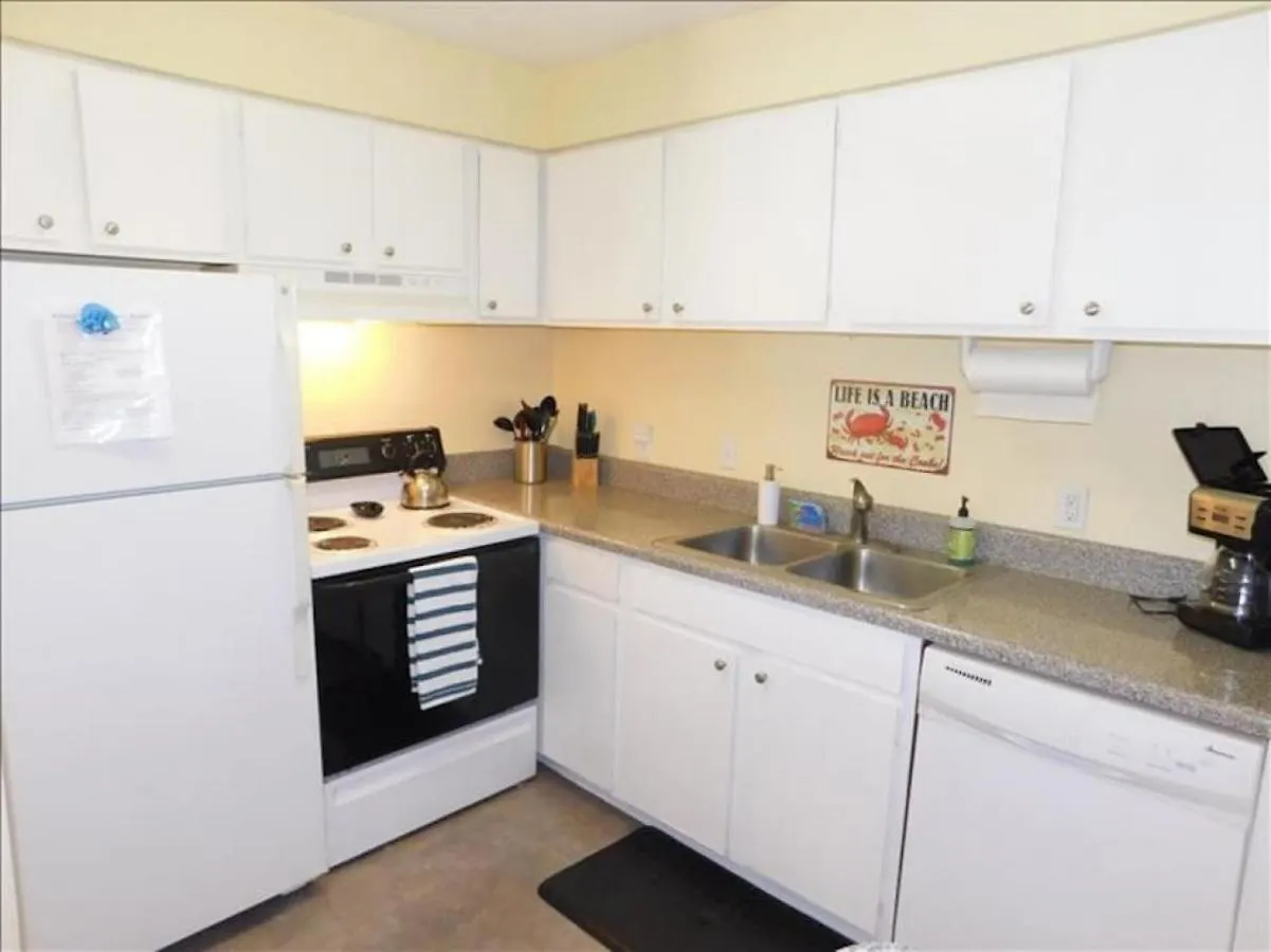 Holiday home A12 1 Bedroom With 2 Beds And Great View Of Pool, Upstairs, New Floors, Two Full Size Beds