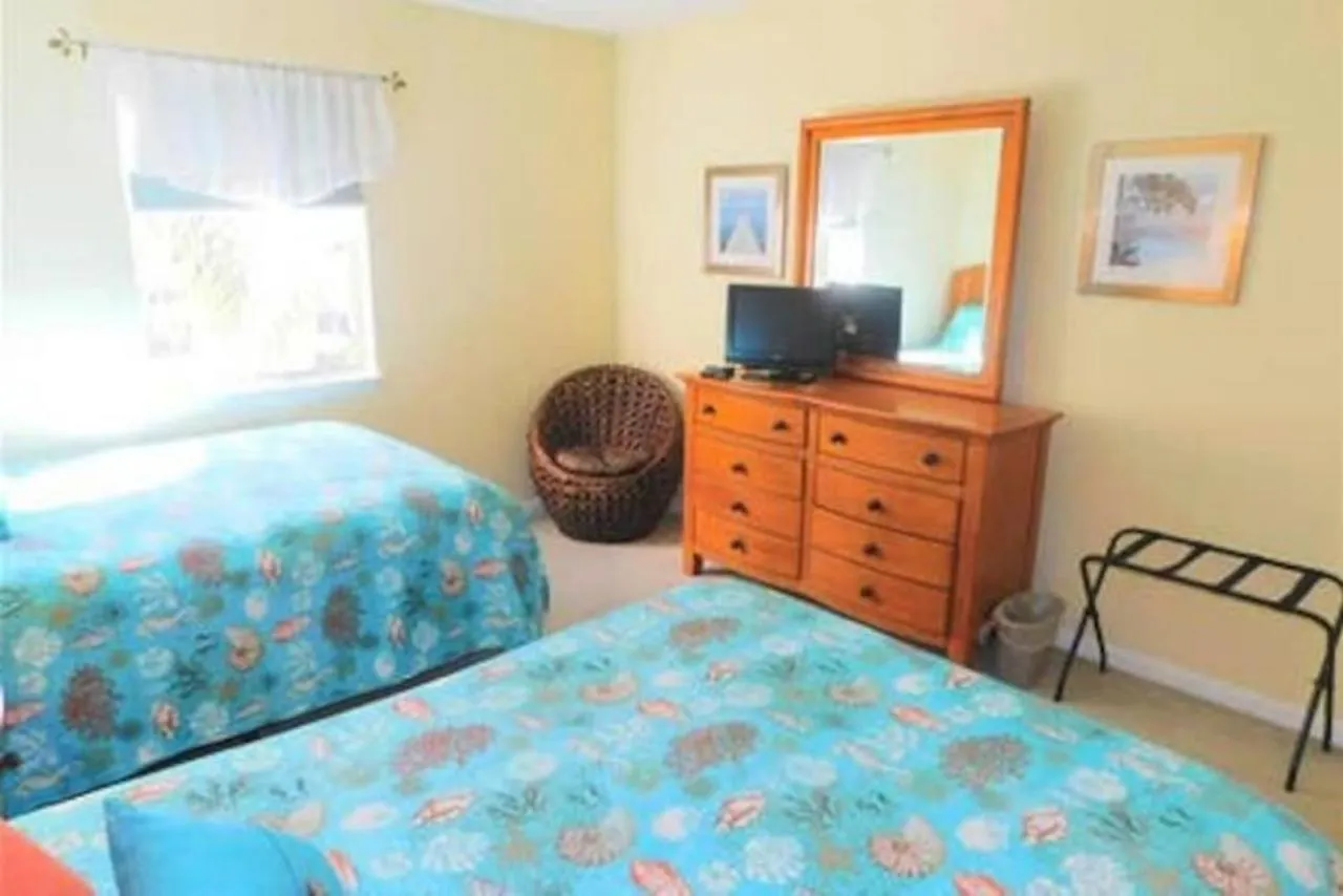 A12 1 Bedroom With 2 Beds And Great View Of Pool, Upstairs, New Floors, Two Full Size Beds Holiday home *