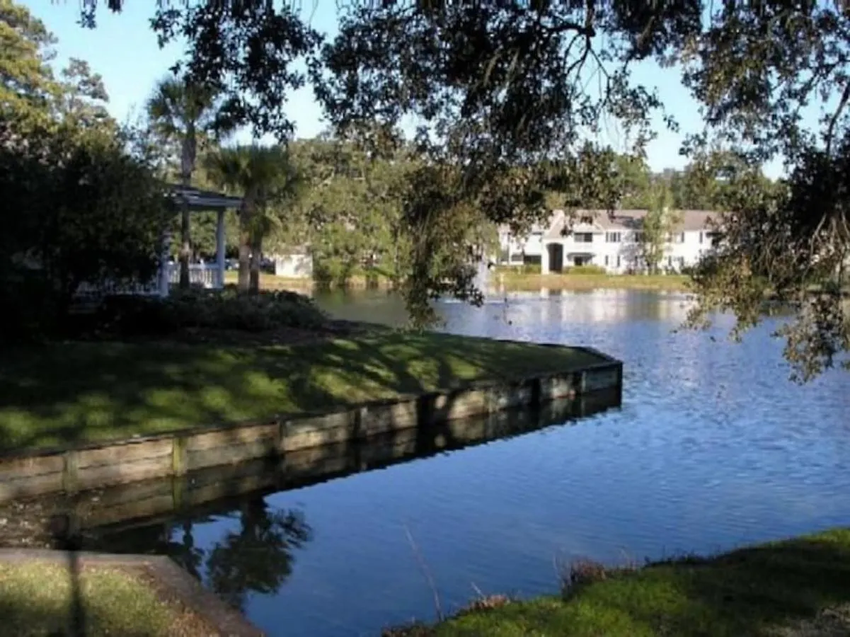 W2 Ocean Walk Upstairs 2 Bed King And Two Twins Next To Back Pool * St. Simons Island