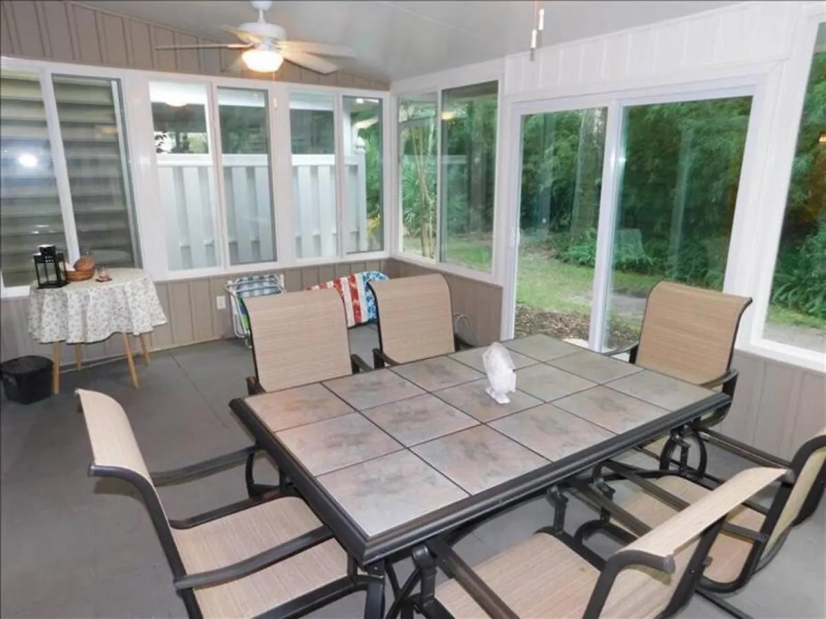 Holiday home G2 Great Extra Glassed In Dining Area 3bed 2 5 Bath Very Glassed In Porch Close To Clubhouse St. Simons Island