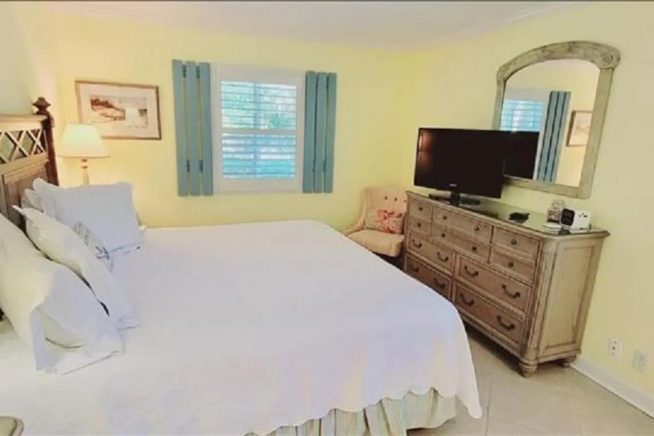 Island Comfort: Cozy Downstairs Retreat With Updated Kitchen Holiday home St. Simons Island