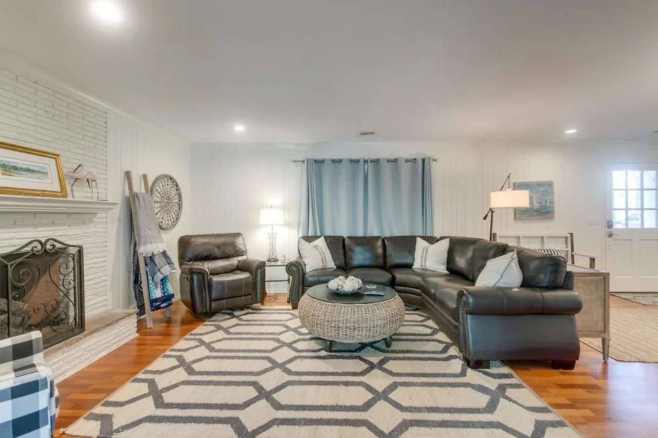 Spacious St Simons Island Vacation With Pool! St. Simons Island