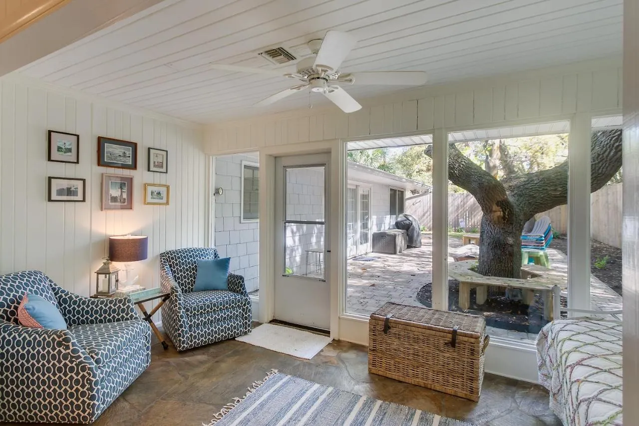 Spacious St Simons Island Vacation With Pool! Holiday home St. Simons Island