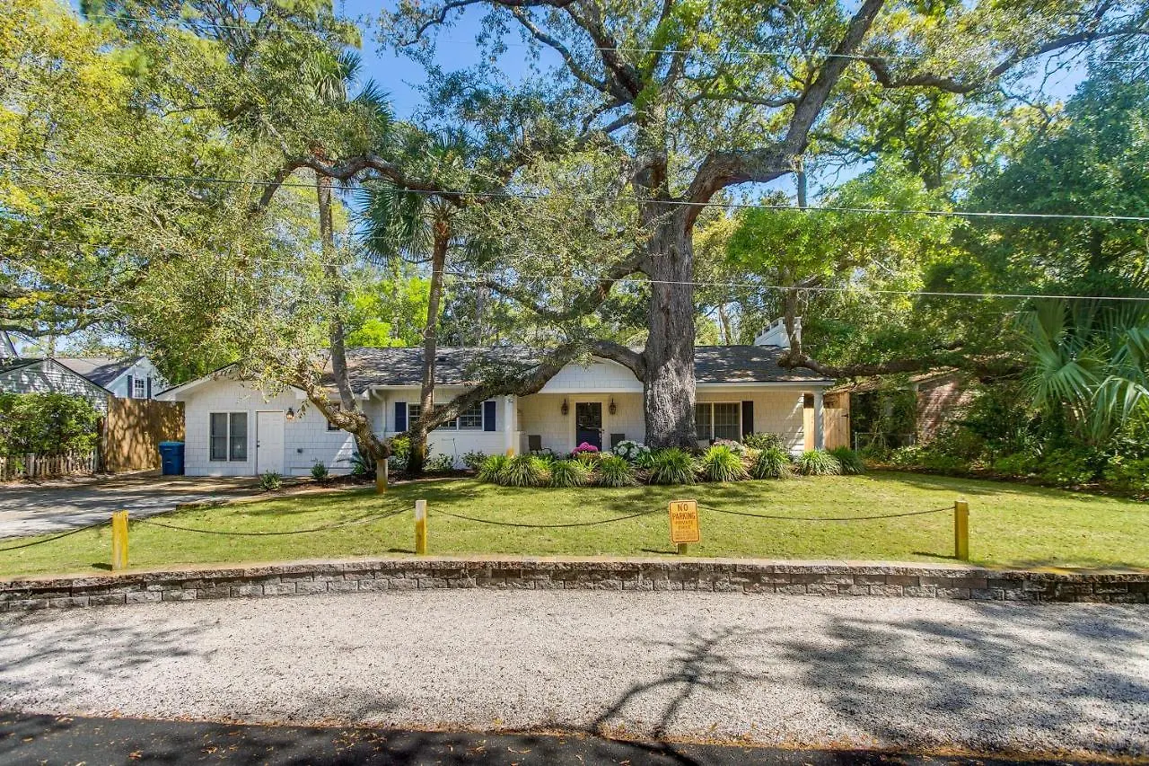 Spacious St Simons Island Vacation With Pool! St. Simons Island