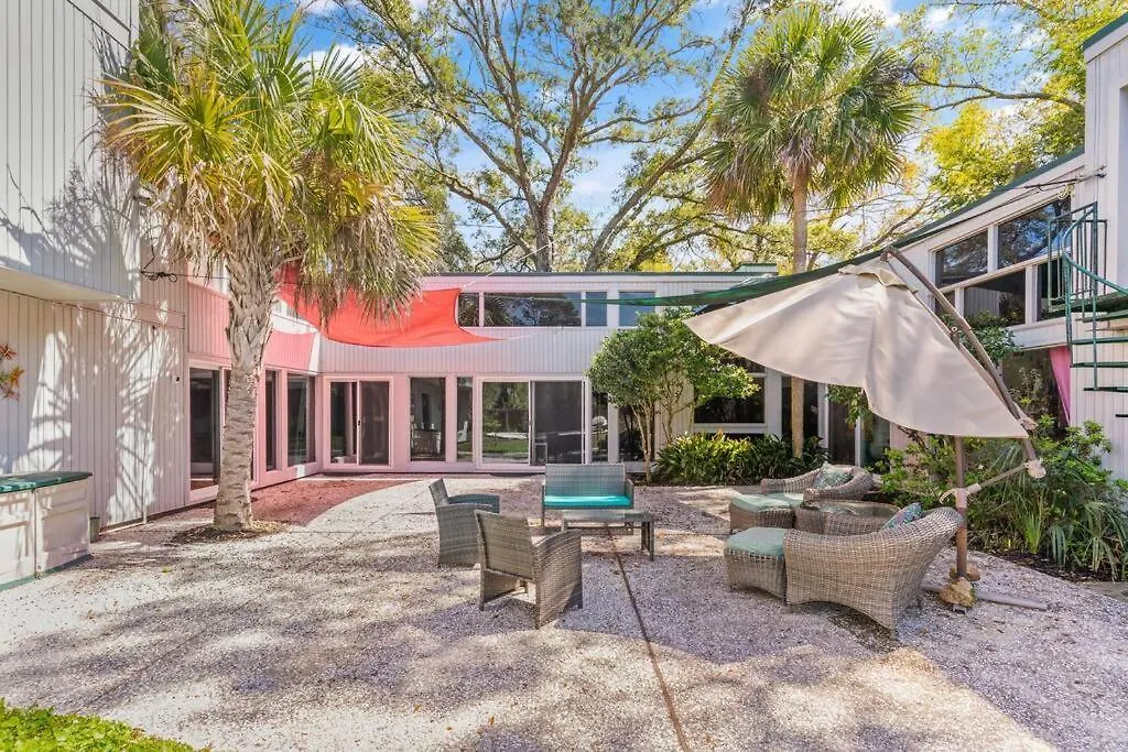 Holiday home 2 King Suites~private Pool+hot Tub~2mi From *