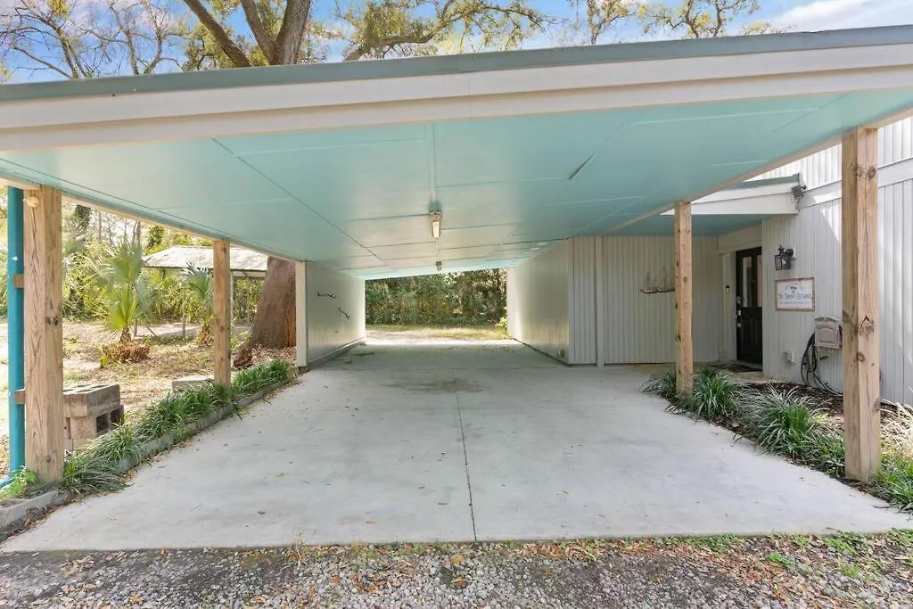 Holiday home 2 King Suites~private Pool+hot Tub~2mi From St. Simons Island