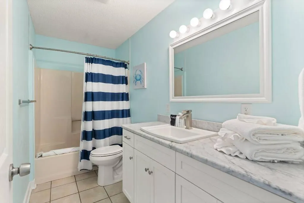 Holiday home 2 King Suites~private Pool+hot Tub~2mi From St. Simons Island