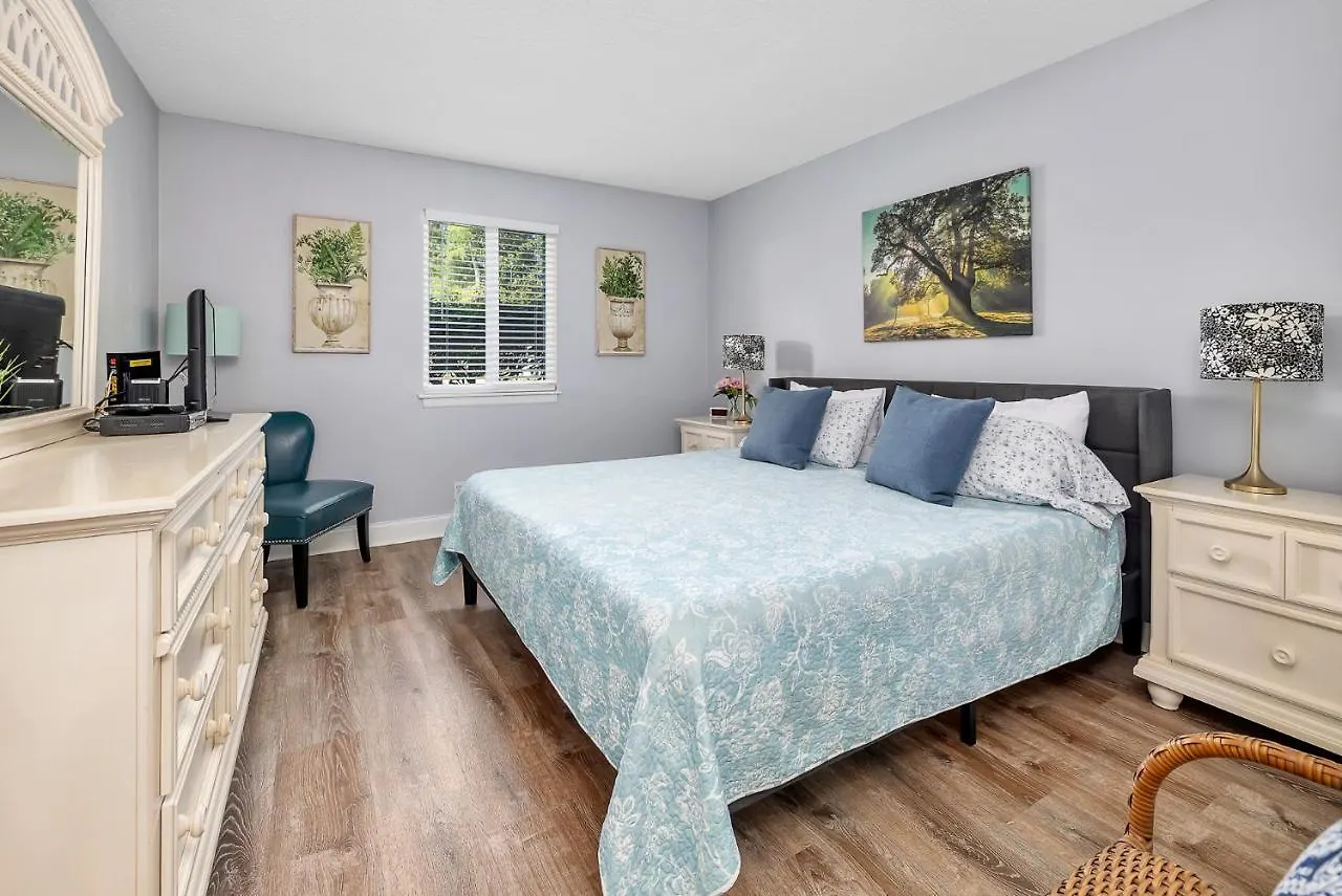 Ocean Walk P-13 Holiday home St. Simons Island