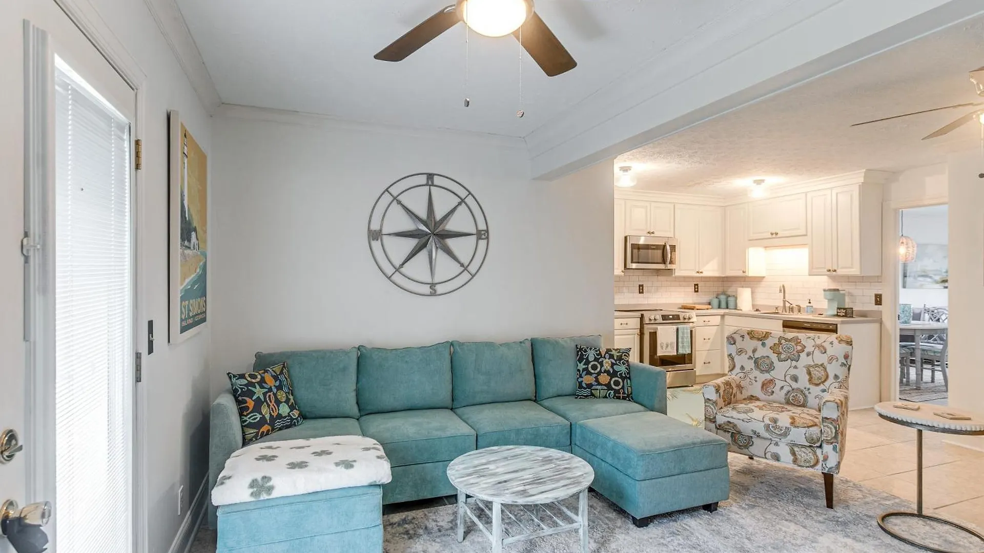 Inviting St Simons Island Townhome Walk To Beach! Holiday home