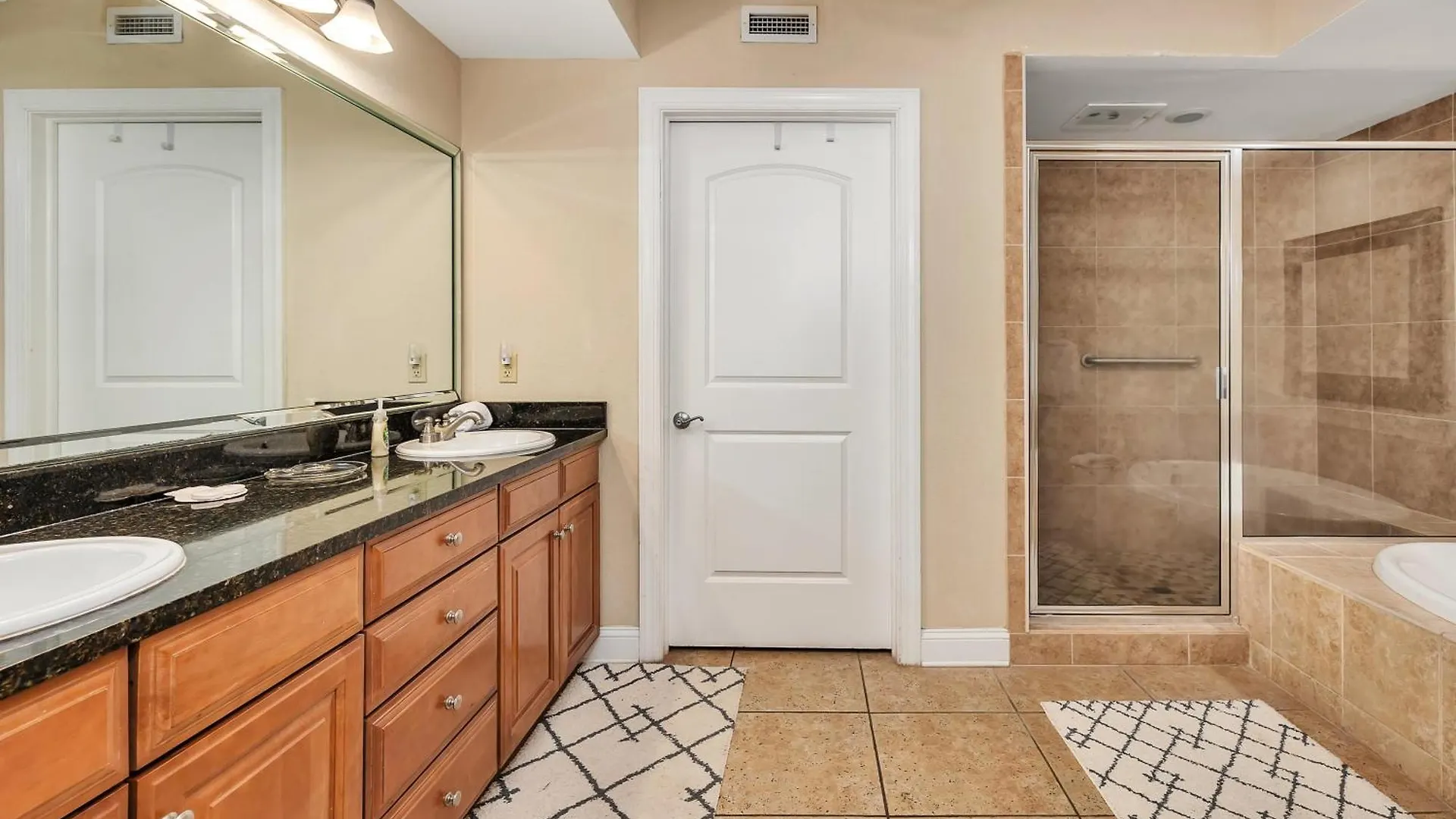 760 Ocean Blvd # 304 *