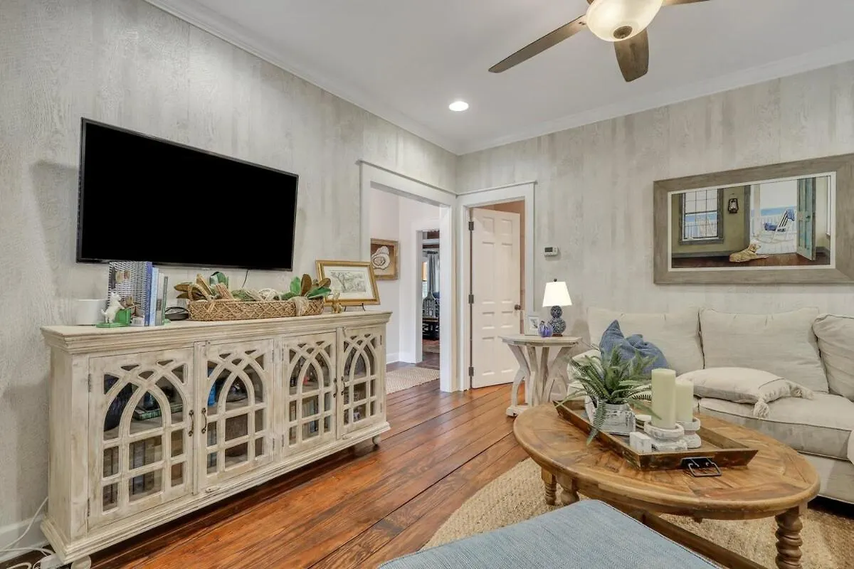The Grey Pearl - Swimming Pool Premier Location * St. Simons Island
