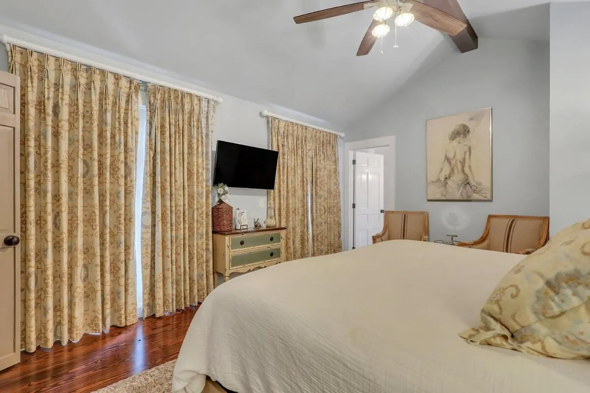 The Grey Pearl - Swimming Pool Premier Location * St. Simons Island