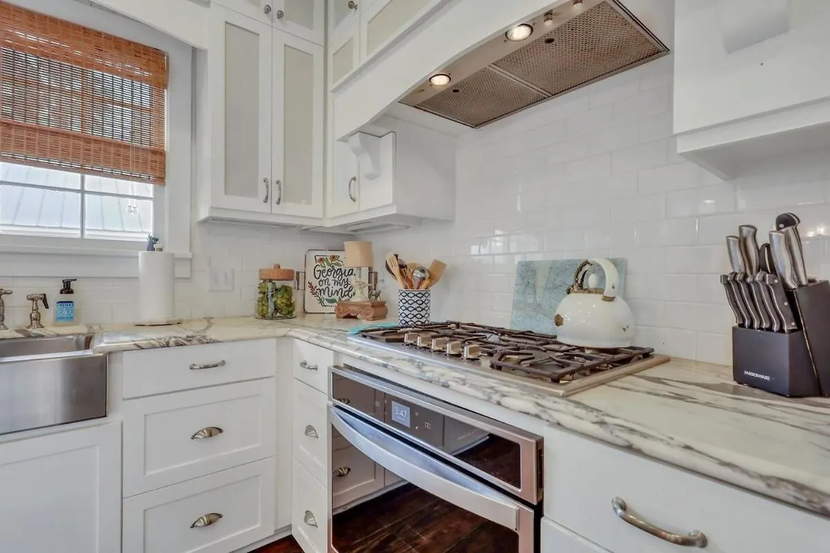 The Grey Pearl - Swimming Pool Premier Location St. Simons Island